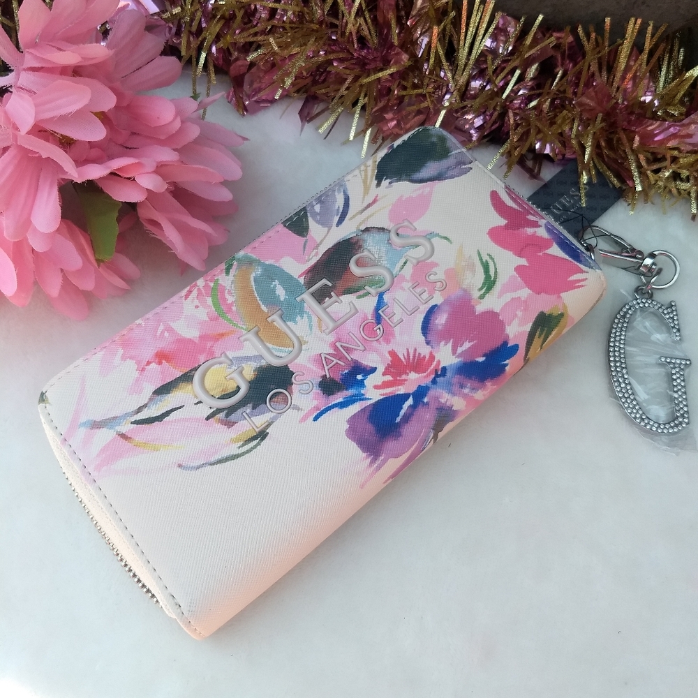 🌸 SOLD🌺Guess Pink Floral Joann Wallet + Charm - Picture 1 of 13